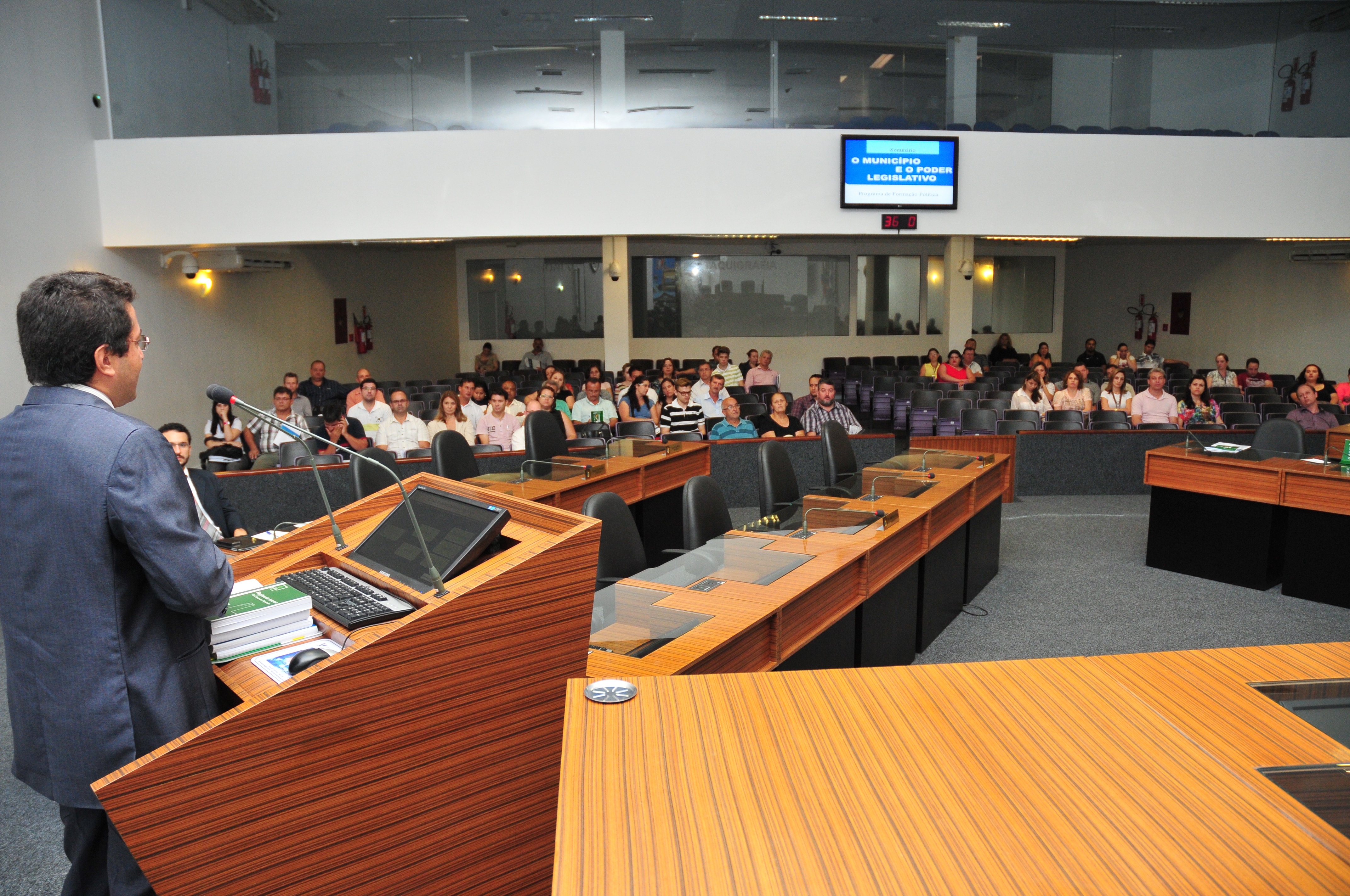 Câmara de Joinville SC promoveu seminário "Município e o Poder Legislativo"